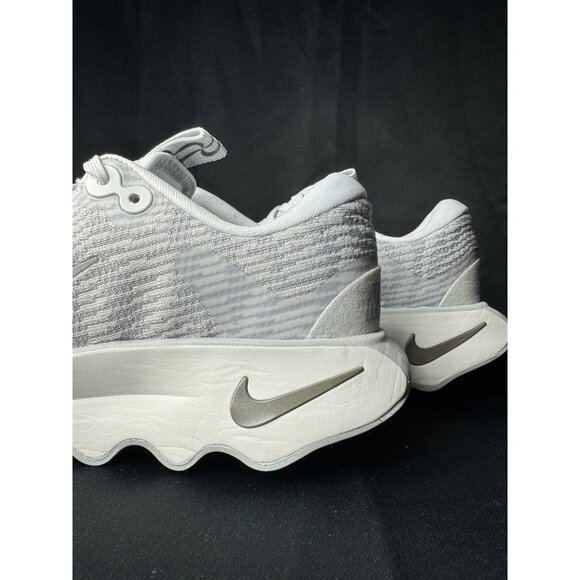 ❤️ H90- SIZE 7.5 WOMEN'S NIKE MOTIVA PHOTON DUST DV1238 010 - Picture 10 of 11
